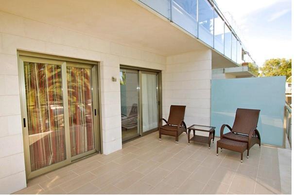 Saturn Villa *
